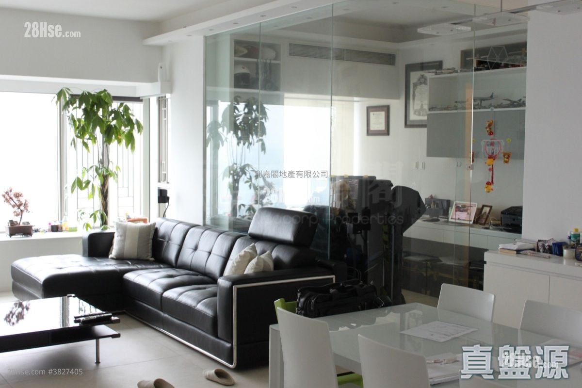 Sorrento Sell 3 Bedrooms , 2 Bathrooms 1,345 ft²