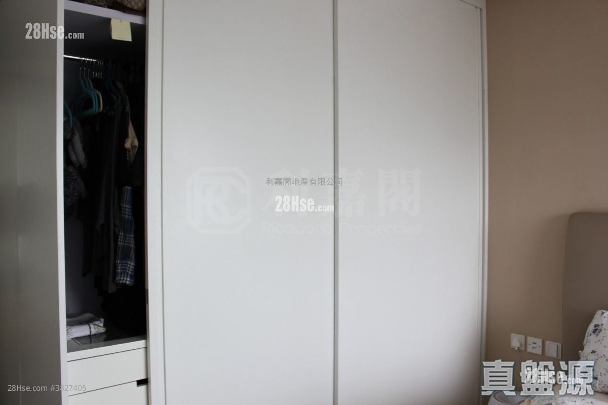 Sorrento Sell 3 Bedrooms , 2 Bathrooms 1,345 ft²