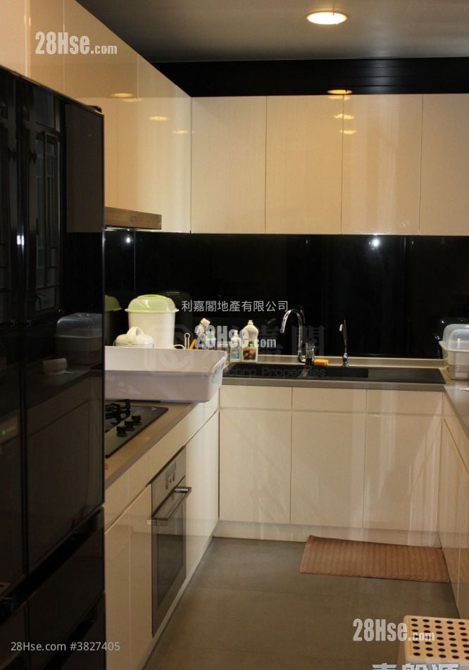 Sorrento Sell 3 Bedrooms , 2 Bathrooms 1,345 ft²