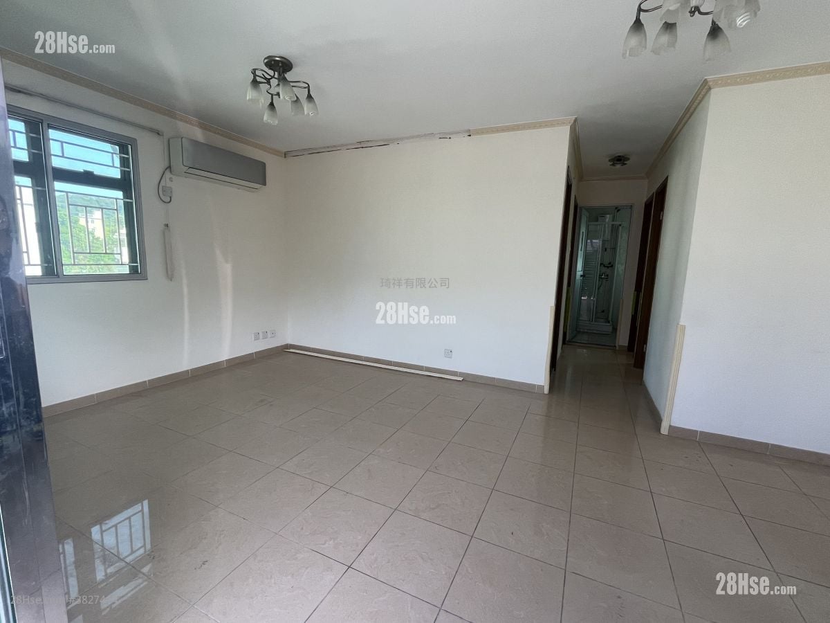 Village Sell 700 ft²