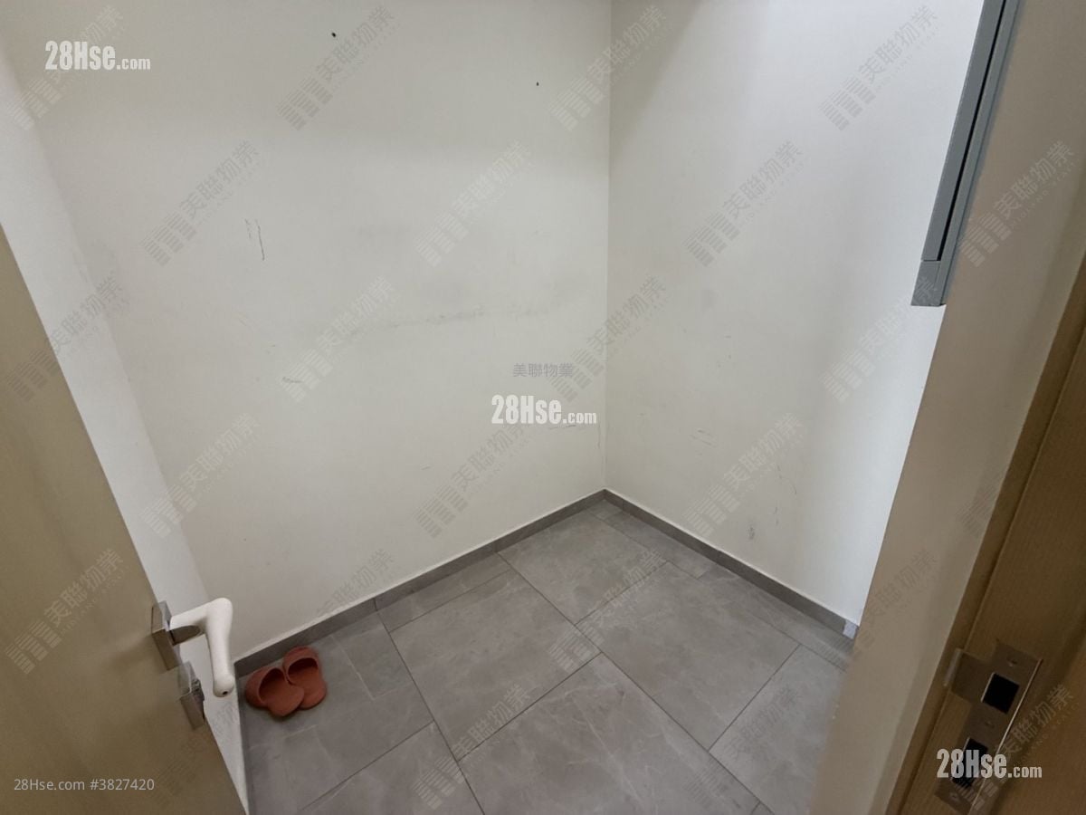 逸珑湾8 售盘 3 房 773 平方尺