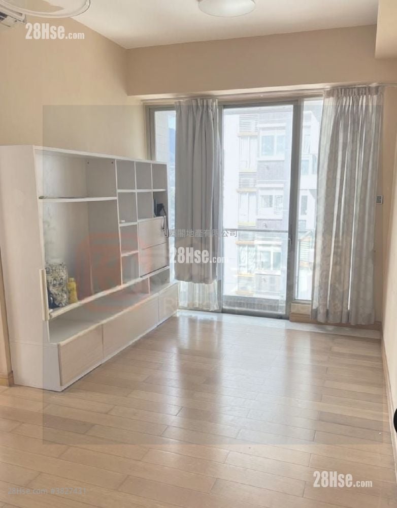 Sevilla Crest Sell 2 Bedrooms , 1 Bathroom 427 ft²