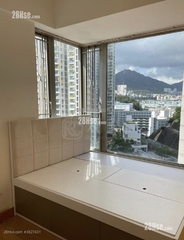 Sevilla Crest Sell 2 Bedrooms , 1 Bathroom 427 ft²