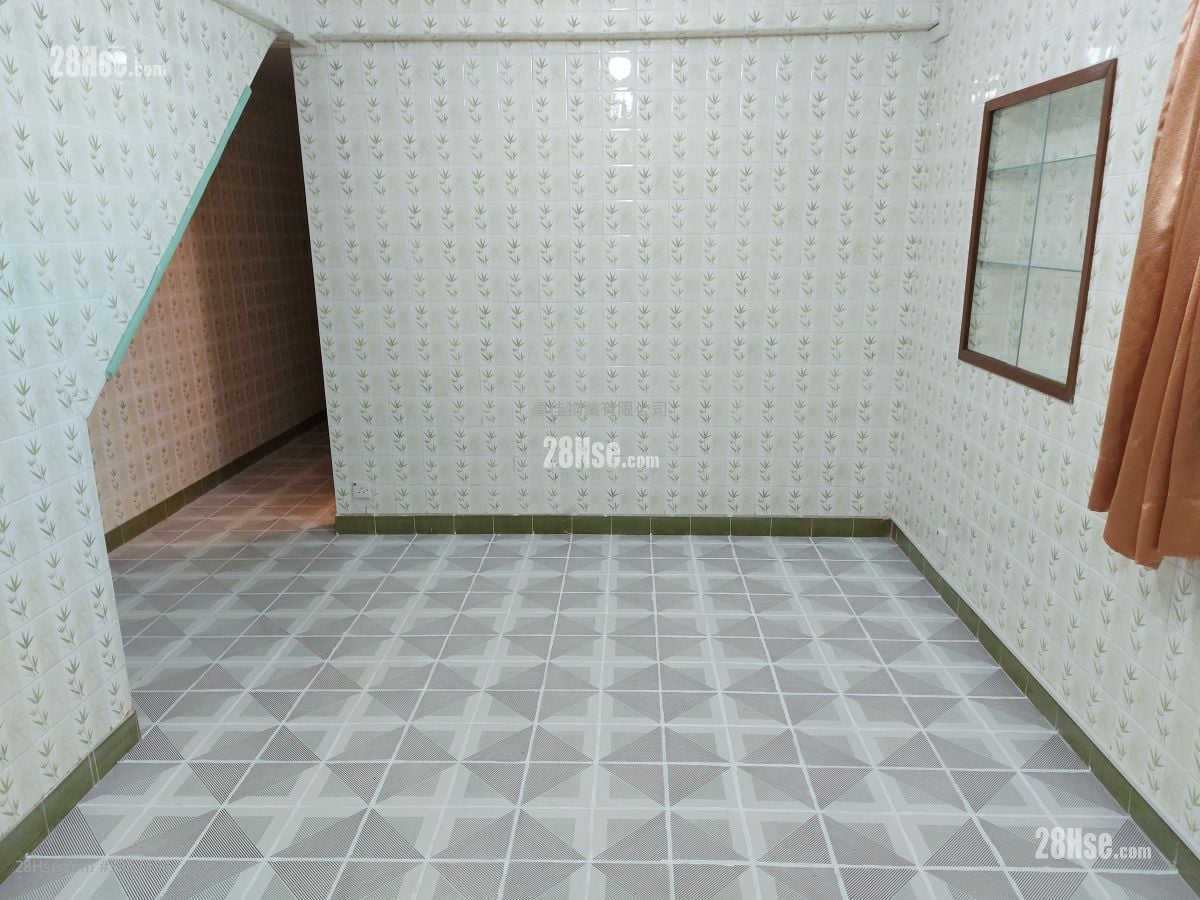 村屋 租盤 2 房 , 1 浴室