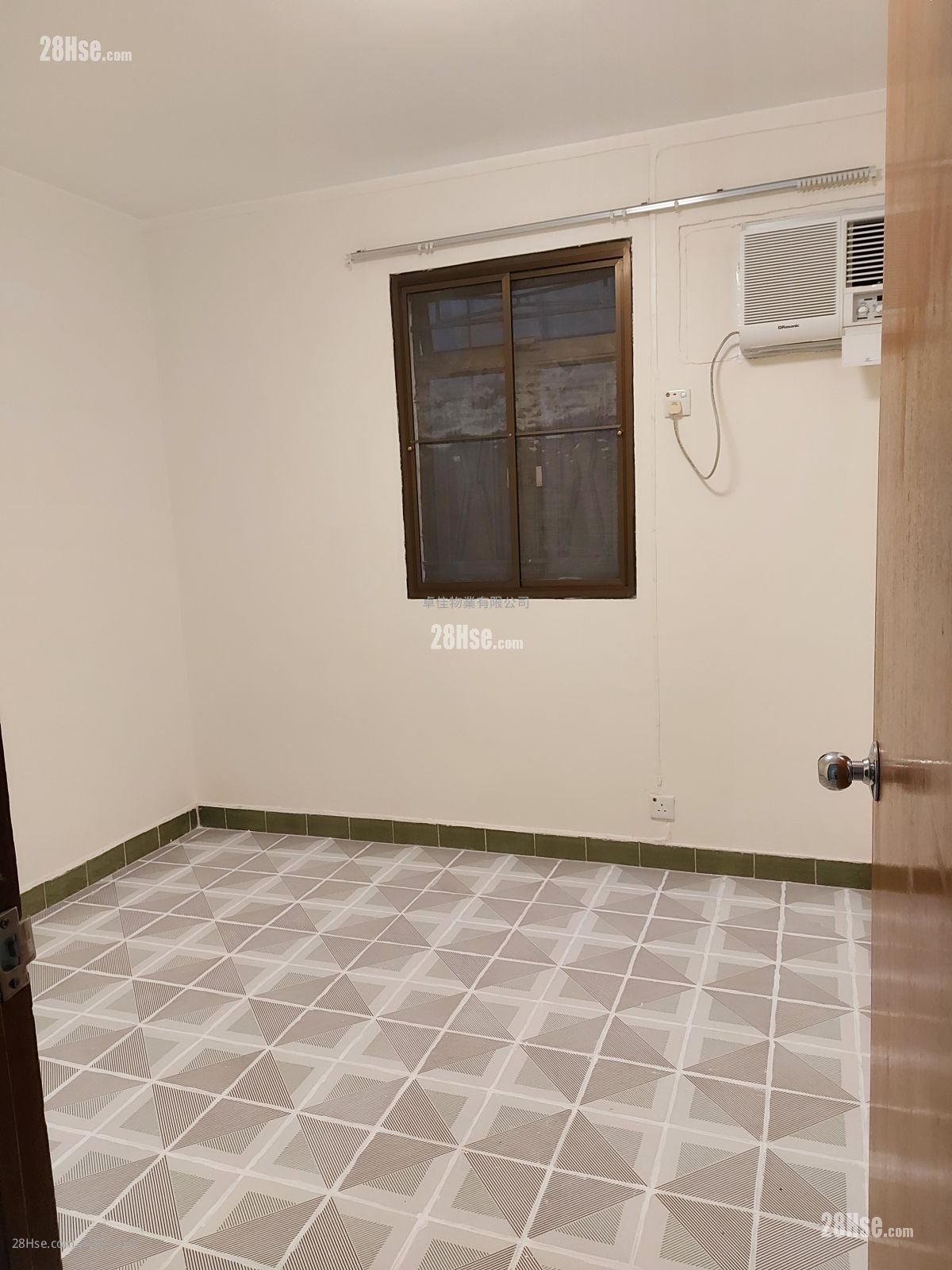 村屋 租盤 2 房 , 1 浴室