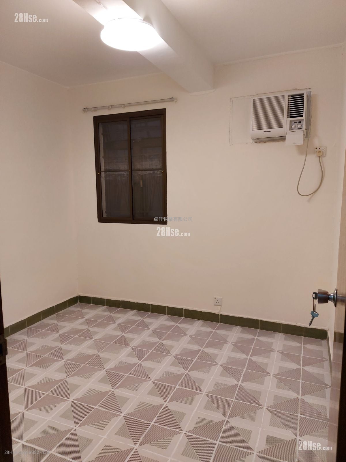 村屋 租盤 2 房 , 1 浴室