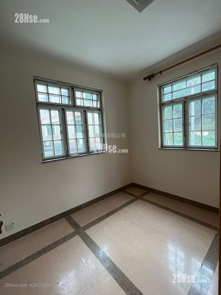 村屋 租盤 3 房 , 1 浴室 700 平方呎