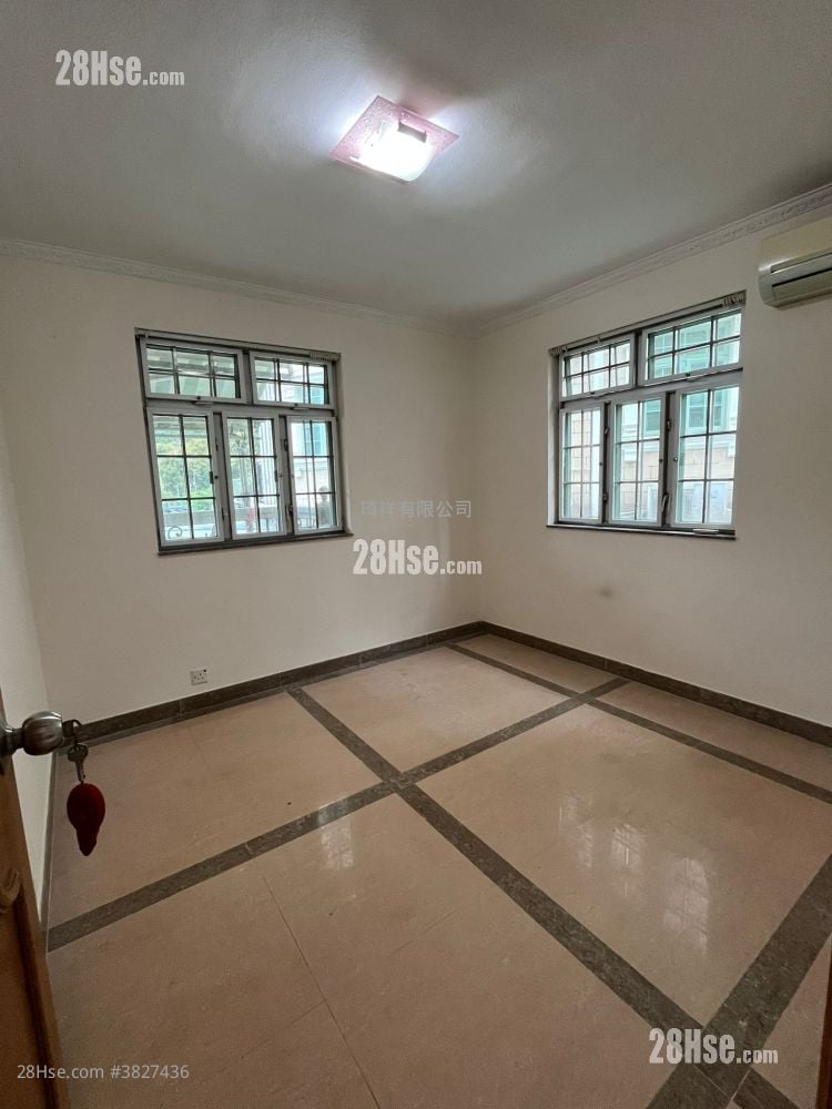 村屋 租盤 3 房 , 1 浴室 700 平方呎