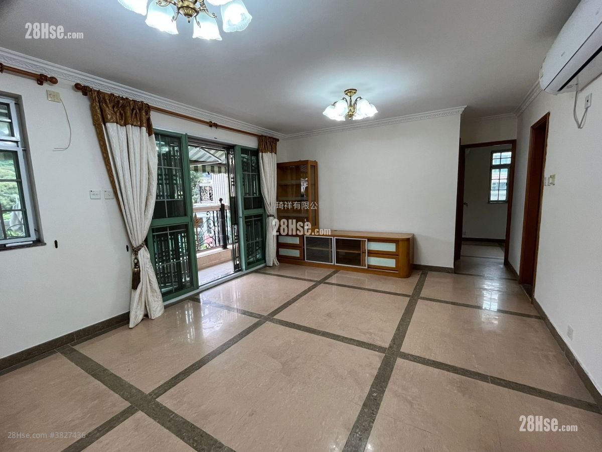 村屋 租盤 3 房 , 1 浴室 700 平方呎