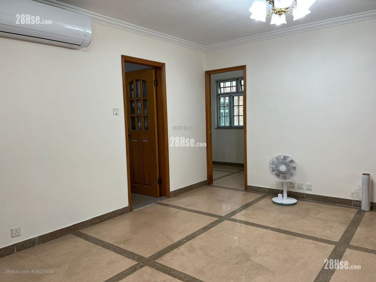 村屋 租盤 3 房 , 1 浴室 700 平方呎