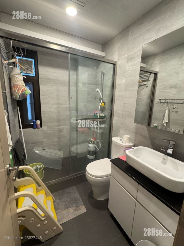 Woodcrest Hill Sell 3 Bedrooms , 2 Bathrooms 936 ft²