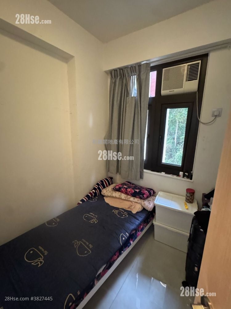 Woodcrest Hill Sell 3 Bedrooms , 2 Bathrooms 936 ft²