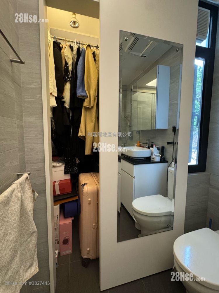 Woodcrest Hill Sell 3 Bedrooms , 2 Bathrooms 936 ft²