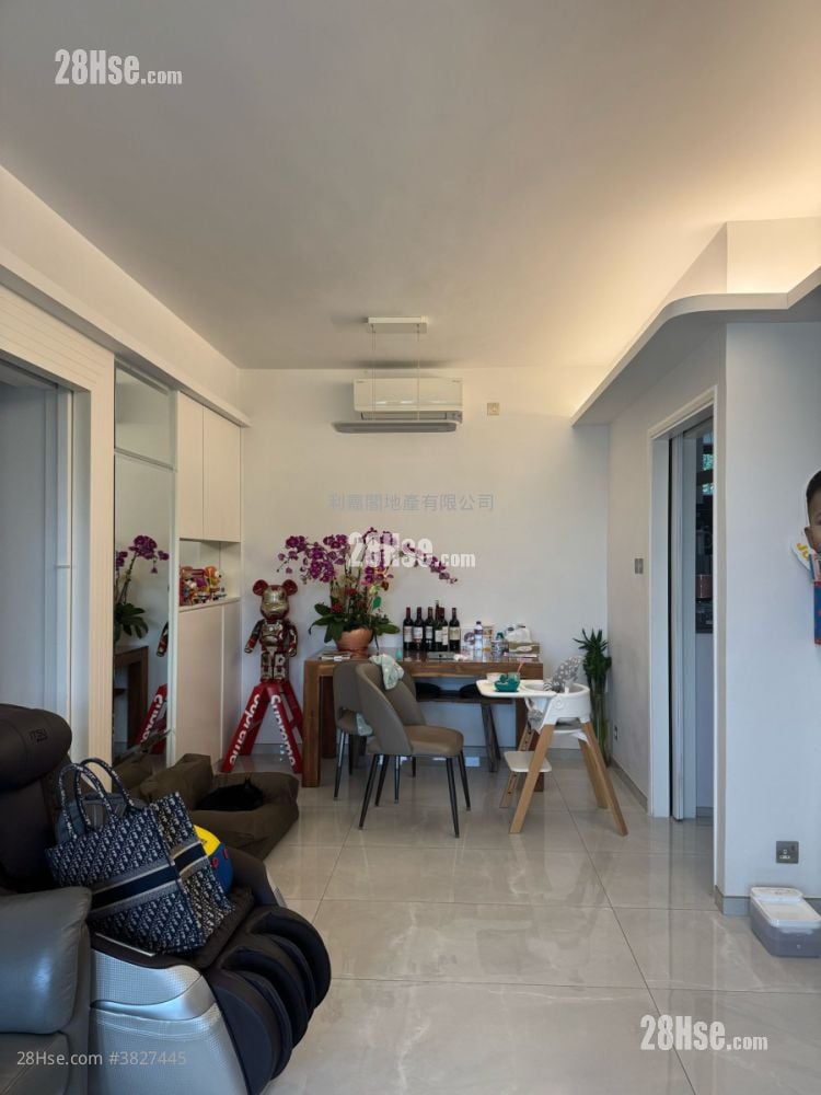 Woodcrest Hill Sell 3 Bedrooms , 2 Bathrooms 936 ft²