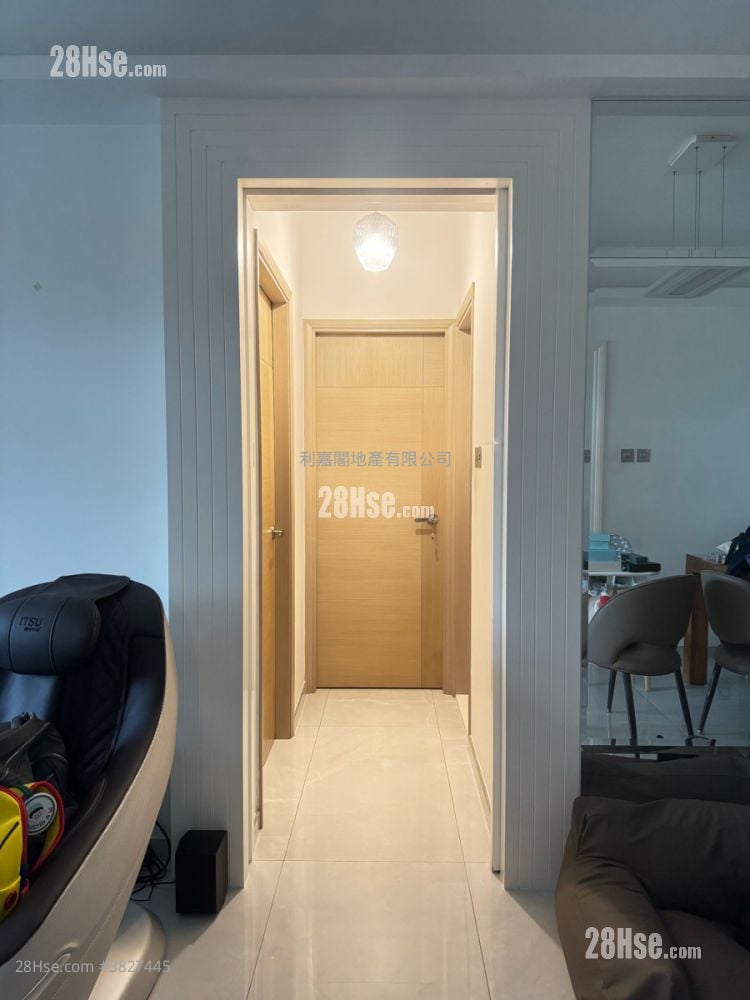 Woodcrest Hill Sell 3 Bedrooms , 2 Bathrooms 936 ft²