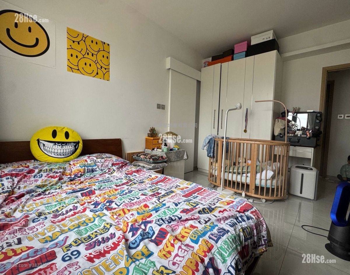 Woodcrest Hill Sell 3 Bedrooms , 2 Bathrooms 936 ft²