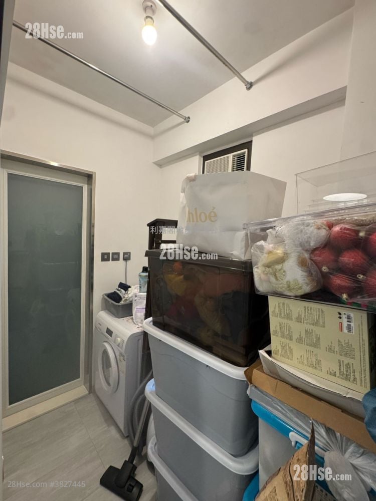 Woodcrest Hill Sell 3 Bedrooms , 2 Bathrooms 936 ft²