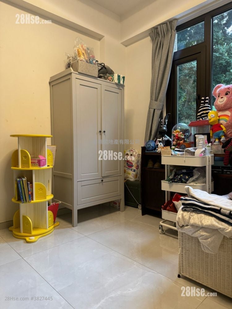 Woodcrest Hill Sell 3 Bedrooms , 2 Bathrooms 936 ft²