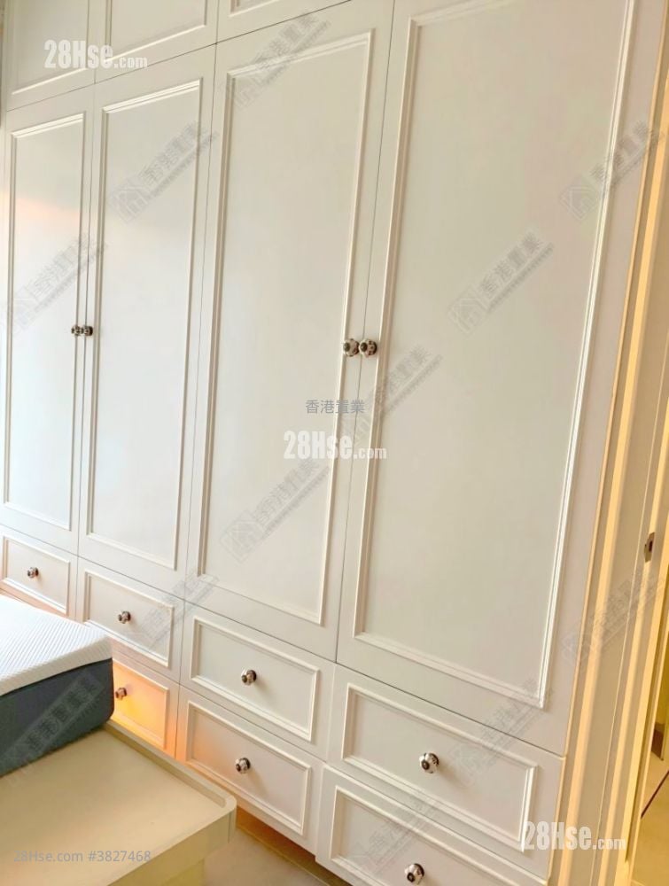 Park Avenue Sell 3 Bedrooms , 2 Bathrooms 695 ft²