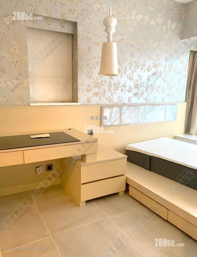 Park Avenue Sell 3 Bedrooms , 2 Bathrooms 695 ft²