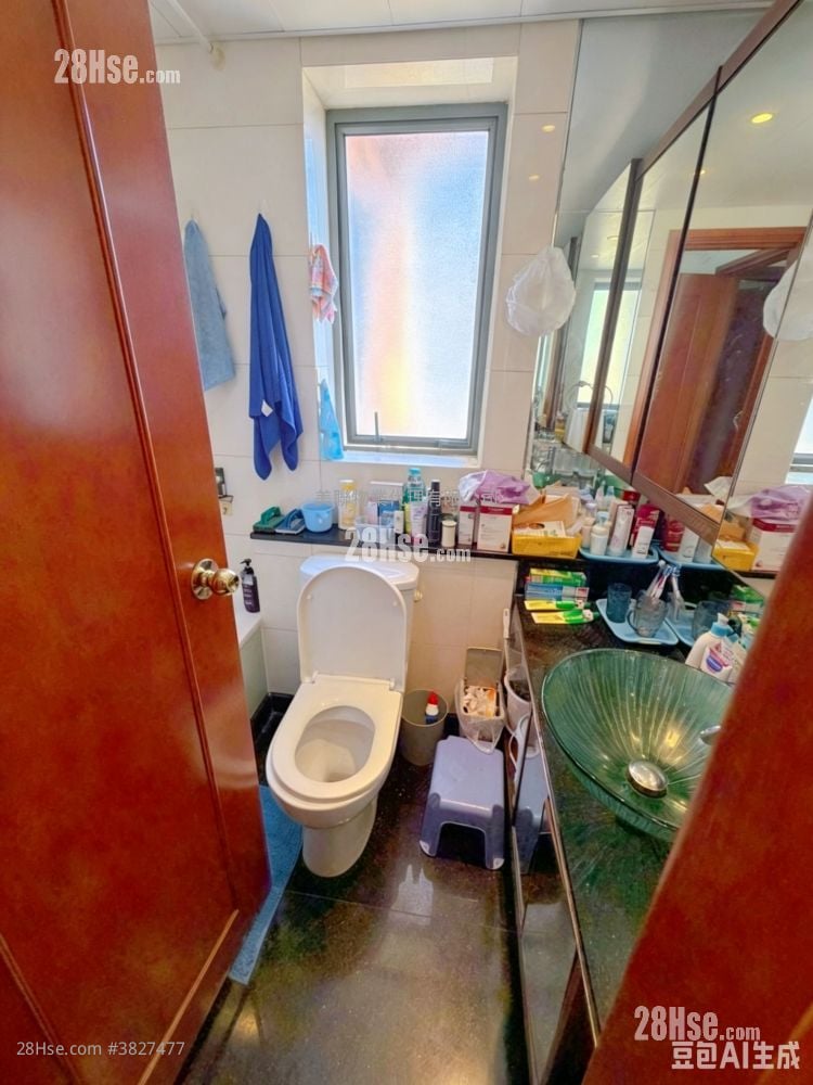 Residence Oasis Sell 3 Bedrooms 667 ft²