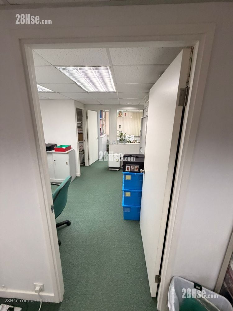 Shun Fat Industrial Building Sell 726 ft²