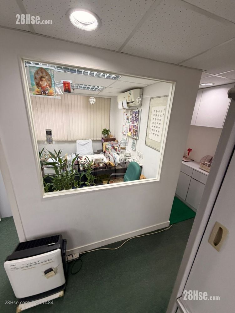 Shun Fat Industrial Building Sell 726 ft²