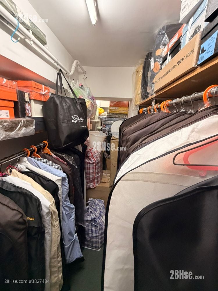 Shun Fat Industrial Building Sell 726 ft²