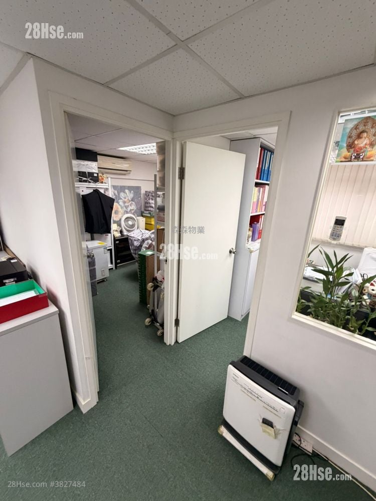 Shun Fat Industrial Building Sell 726 ft²