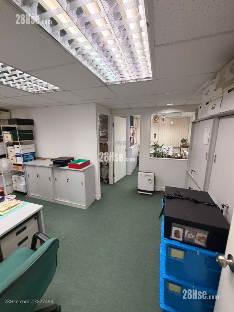 Shun Fat Industrial Building Sell 726 ft²