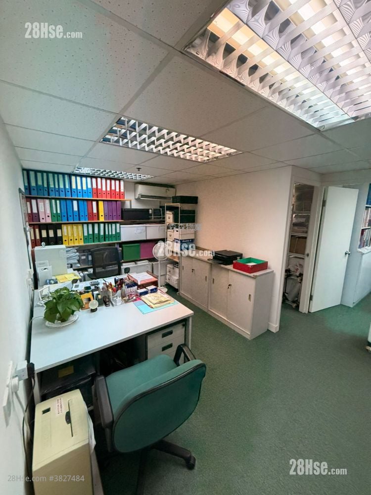 Shun Fat Industrial Building Sell 726 ft²