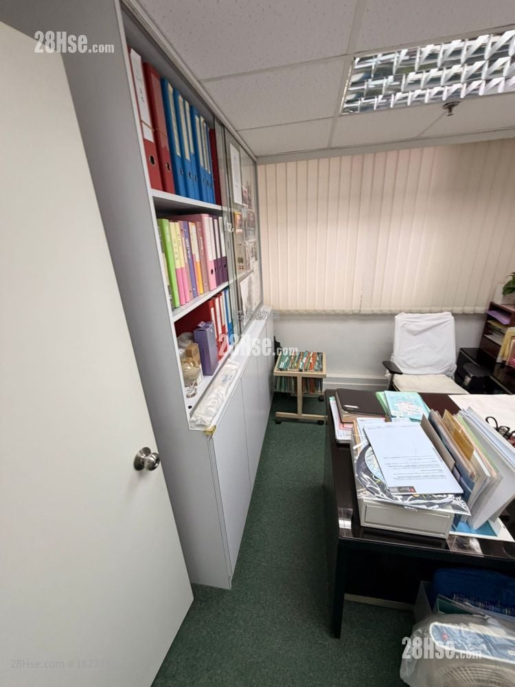 Shun Fat Industrial Building Sell 726 ft²