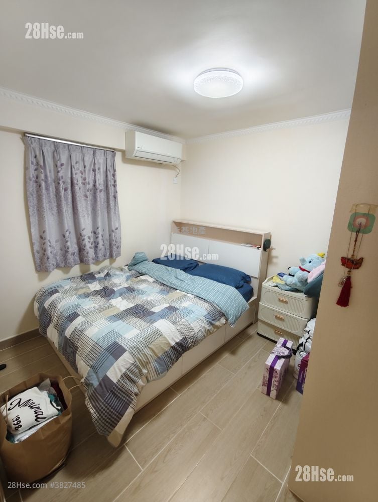 村屋 租盤 3 房 , 1 浴室 700 平方呎