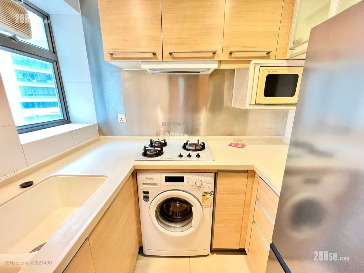 The Zenith Rental 2 Bedrooms , 1 Bathroom 504 ft²