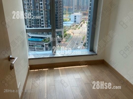 The Parkside Sell 3 Bedrooms , 2 Bathrooms 749 ft²