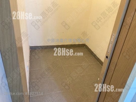 The Parkside Sell 3 Bedrooms , 2 Bathrooms 749 ft²