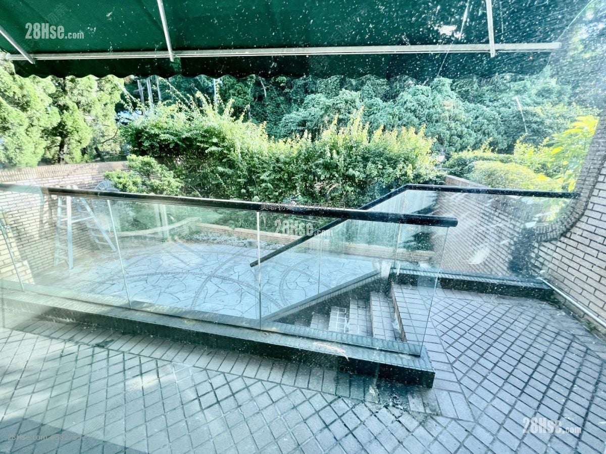 Chateau Royale Sell 3 Bedrooms , 3 Bathrooms 2,160 ft²