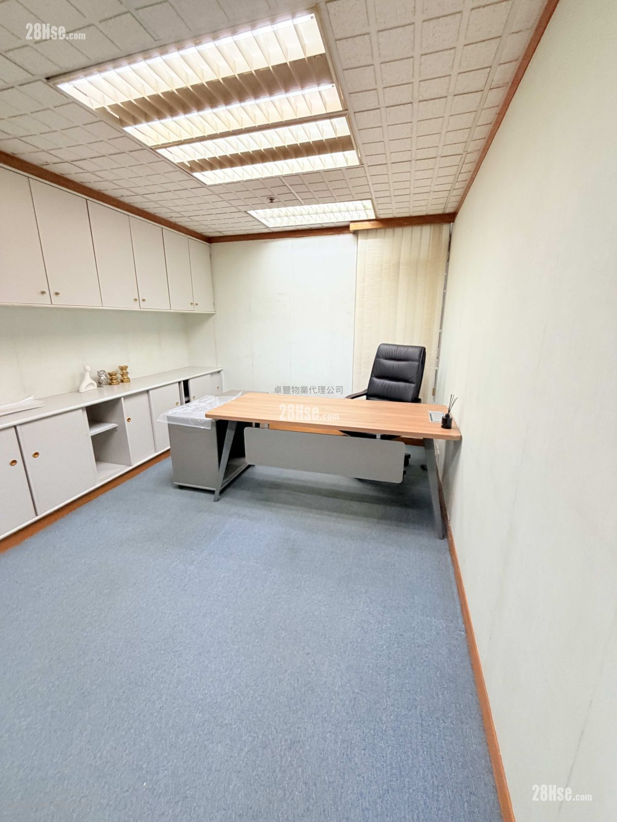 時運中心 租盤 4 房 1,327 平方呎