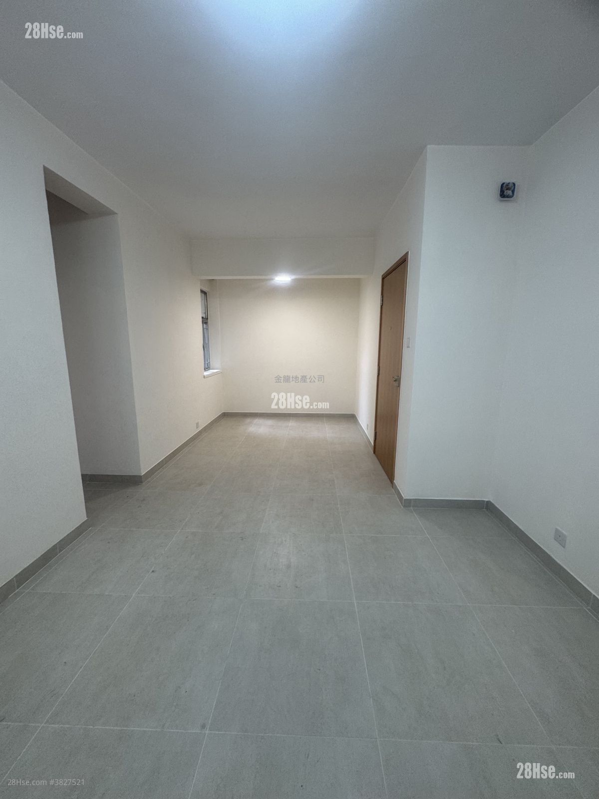 Newman House Sell 2 Bedrooms , 1 Bathroom 485 ft²