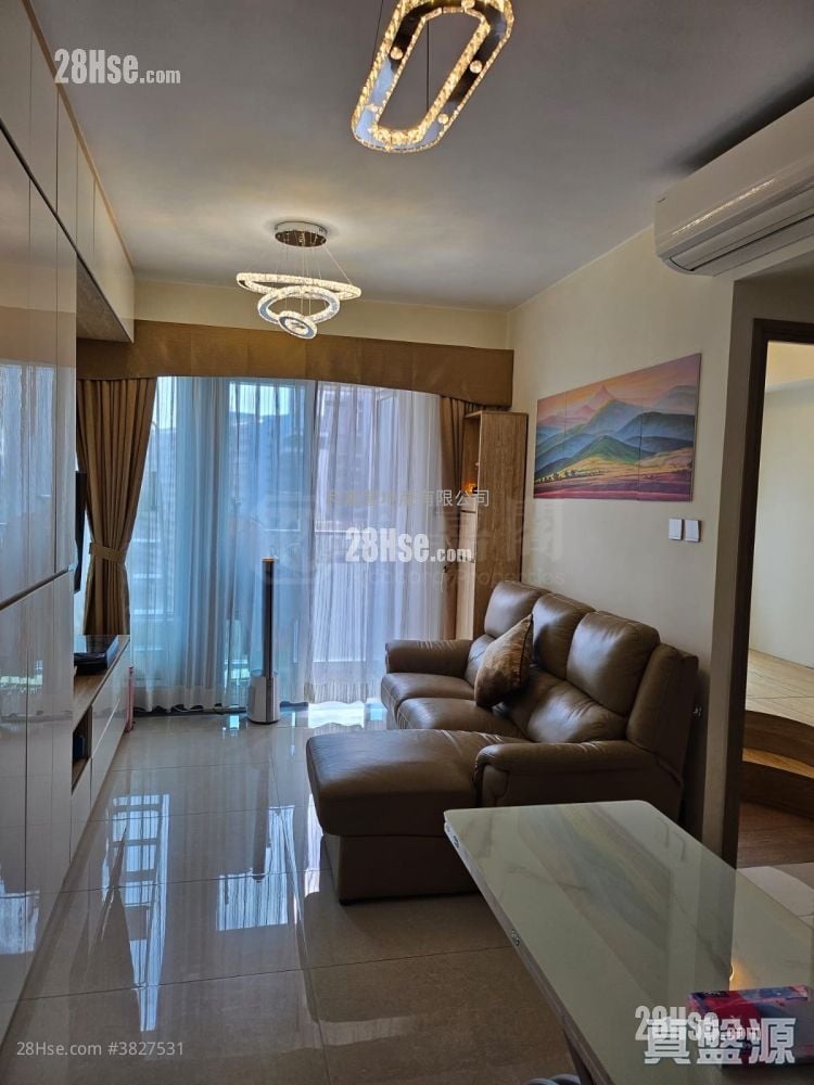 Aurora Sell 2 Bedrooms , 1 Bathroom 443 ft²