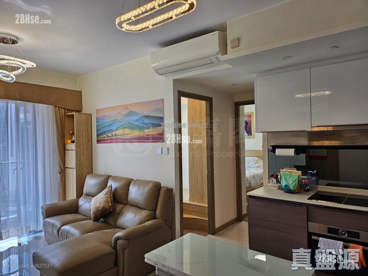 Aurora Sell 2 Bedrooms , 1 Bathroom 443 ft²