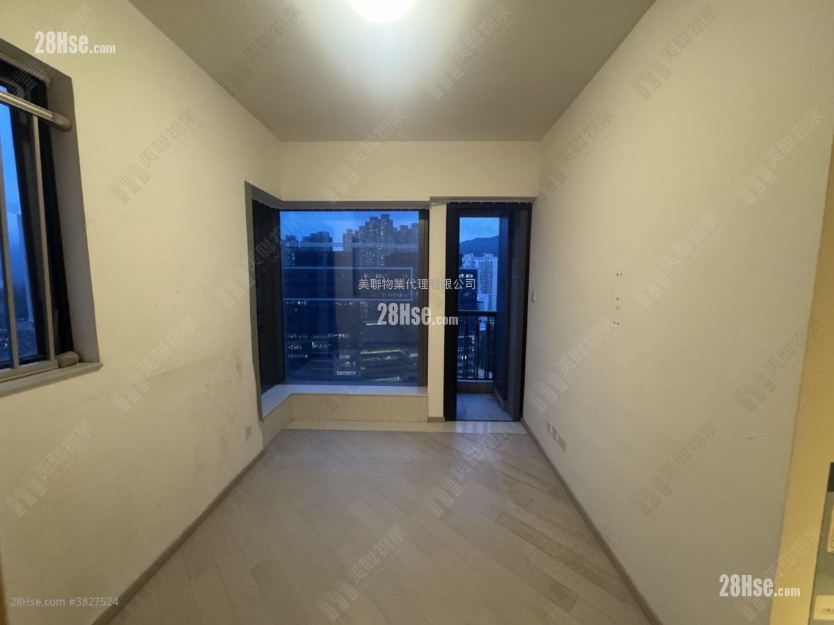 The Wings Sell 3 Bedrooms , 2 Bathrooms 735 ft²