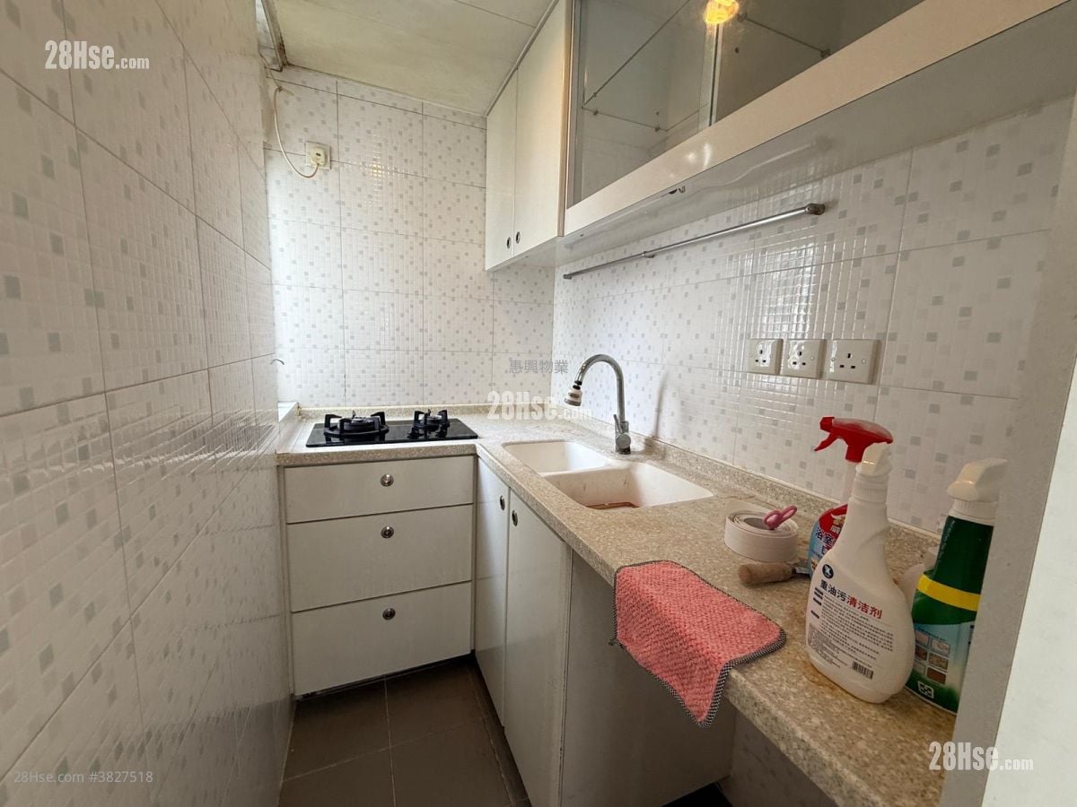 鴻都大廈 租盤 2 房 , 1 浴室 314 平方呎