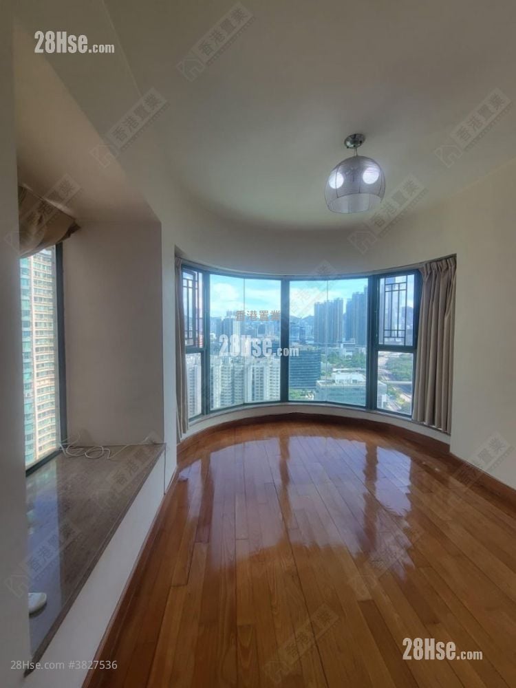 Park Avenue Sell 3 Bedrooms , 2 Bathrooms 777 ft²