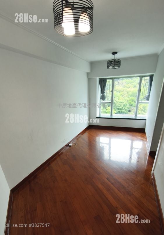 Summit Terrace Sell 2 Bedrooms , 1 Bathroom 424 ft²