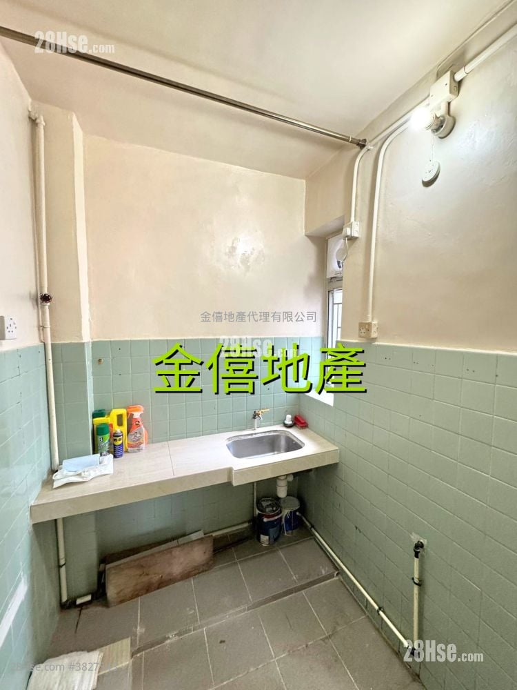 金华大厦 租盘 2 房 , 1 浴室 372 平方尺