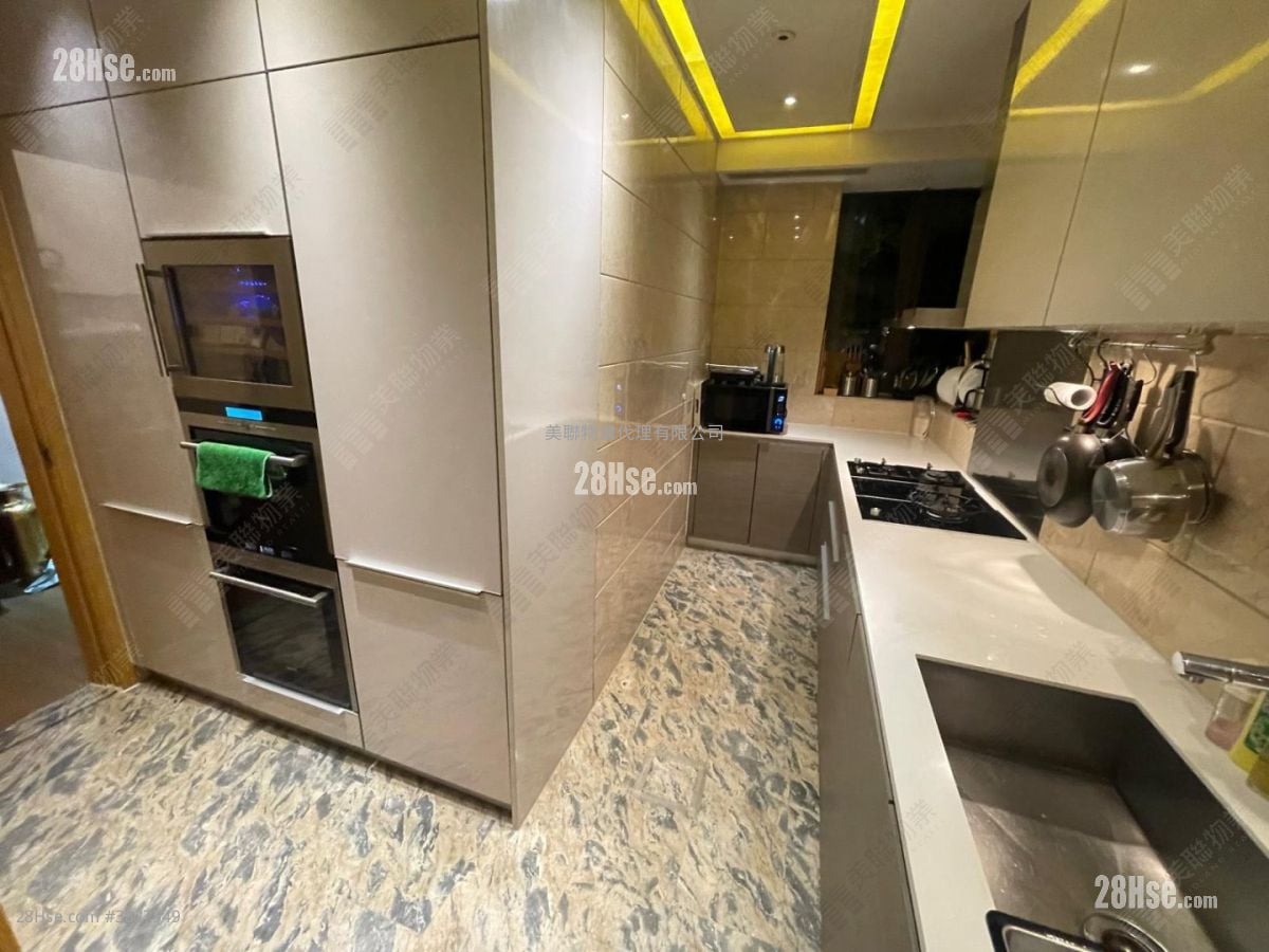 Jade Grove Sell 3 Bedrooms 2,389 ft²