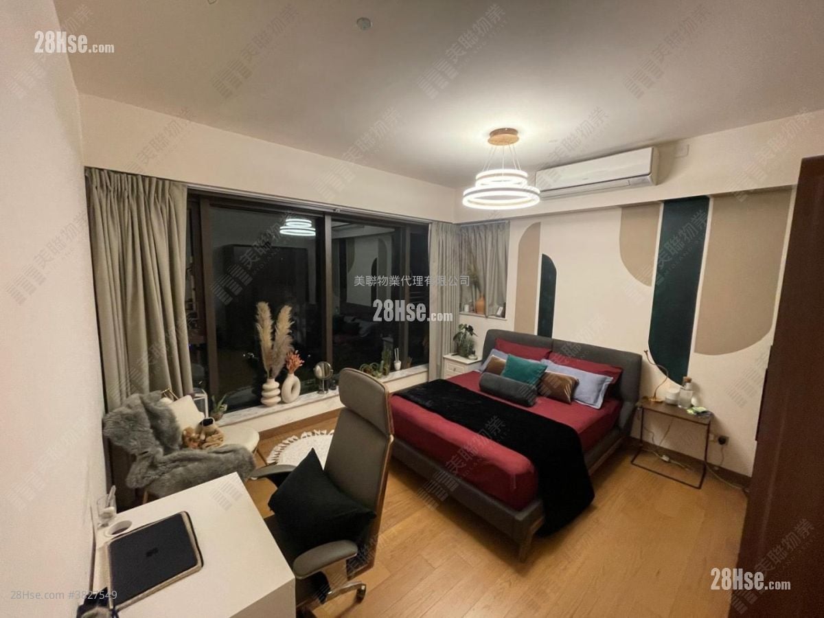 Jade Grove Sell 3 Bedrooms 2,389 ft²