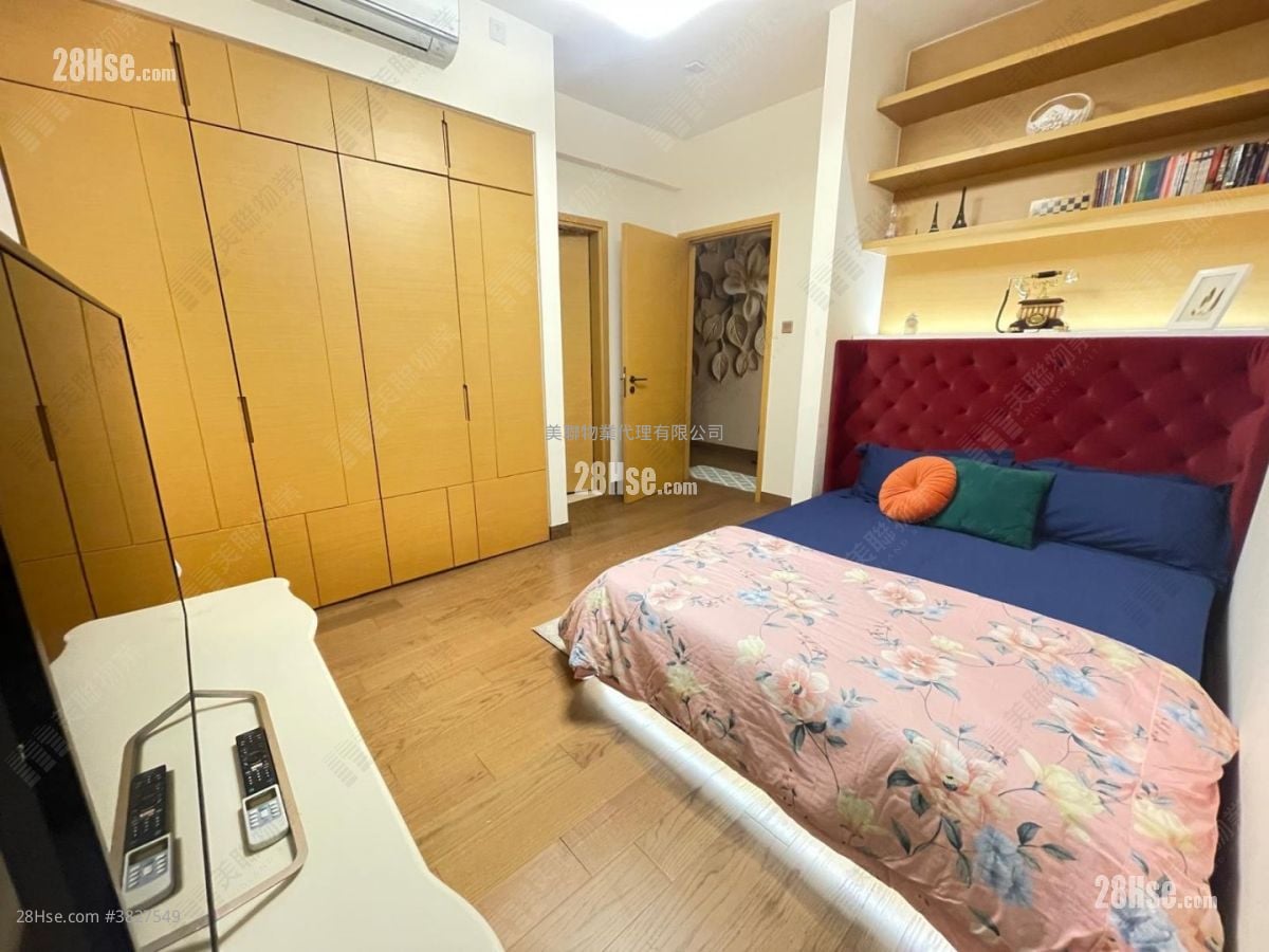 Jade Grove Sell 3 Bedrooms 2,389 ft²