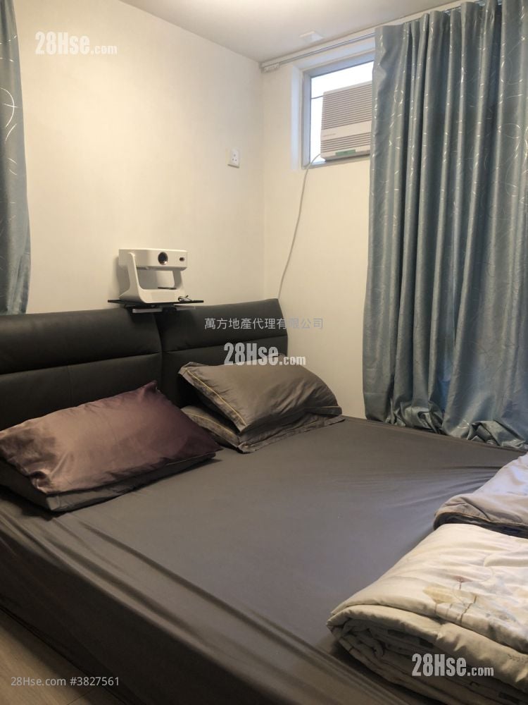 Kam Chun Court Sell 2 Bedrooms , 1 Bathroom 447 ft²